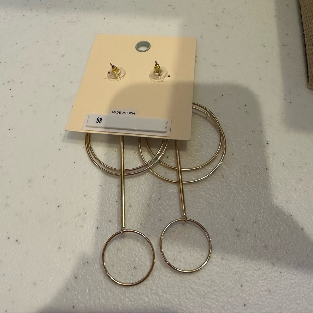 NWT Max Studio Earrings - big gold tone circles - Picture 7 of 7